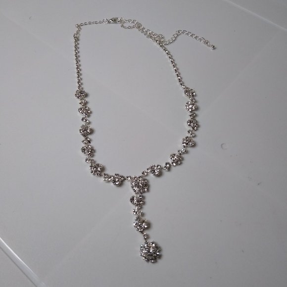 Decorative Y Shaped Necklace Adjustable 16 To 20 Inches - Picture 1 of 14